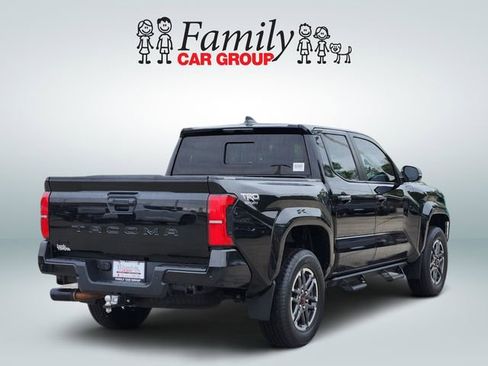 Used 2024 Toyota Tacoma TRD Sport w/ TRD Sport Upgrade Package image 4