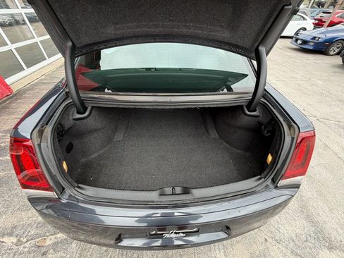 Used 2018 Chrysler 300 S image 8