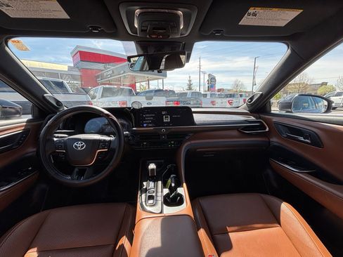 Used 2025 Toyota Crown Signia image 23