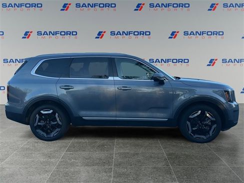 Used 2023 Kia Telluride EX image 6