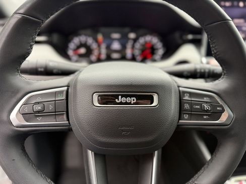 Used 2024 Jeep Compass Limited image 33