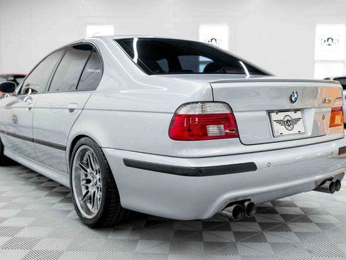 Used 2003 BMW M5 RWD image 9