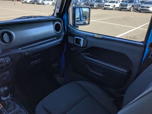 Used 2022 Jeep Gladiator Sport image 16