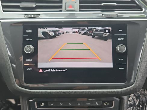 Used 2021 Volkswagen Tiguan SE R-Line FWD image 26