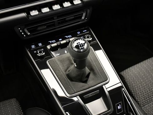 Used 2024 Porsche 911 Carrera T image 33