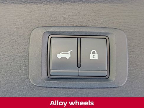 Used 2024 Mitsubishi Outlander SE image 16