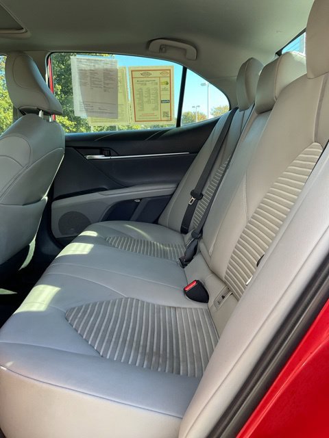 Used 2019 Toyota Camry SE FWD image 14