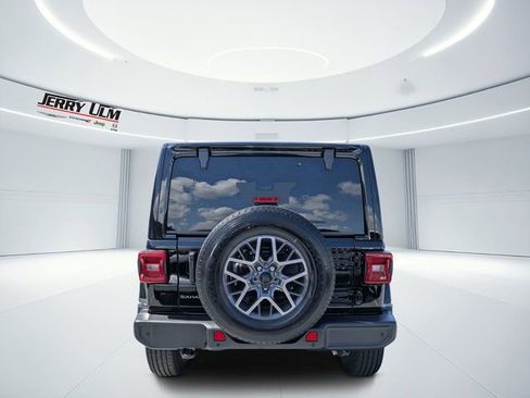 New 2026 Jeep Wrangler Unlimited Sahara AWD/4WD image 4