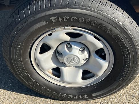Used 2022 Toyota Tacoma SR RWD image 17