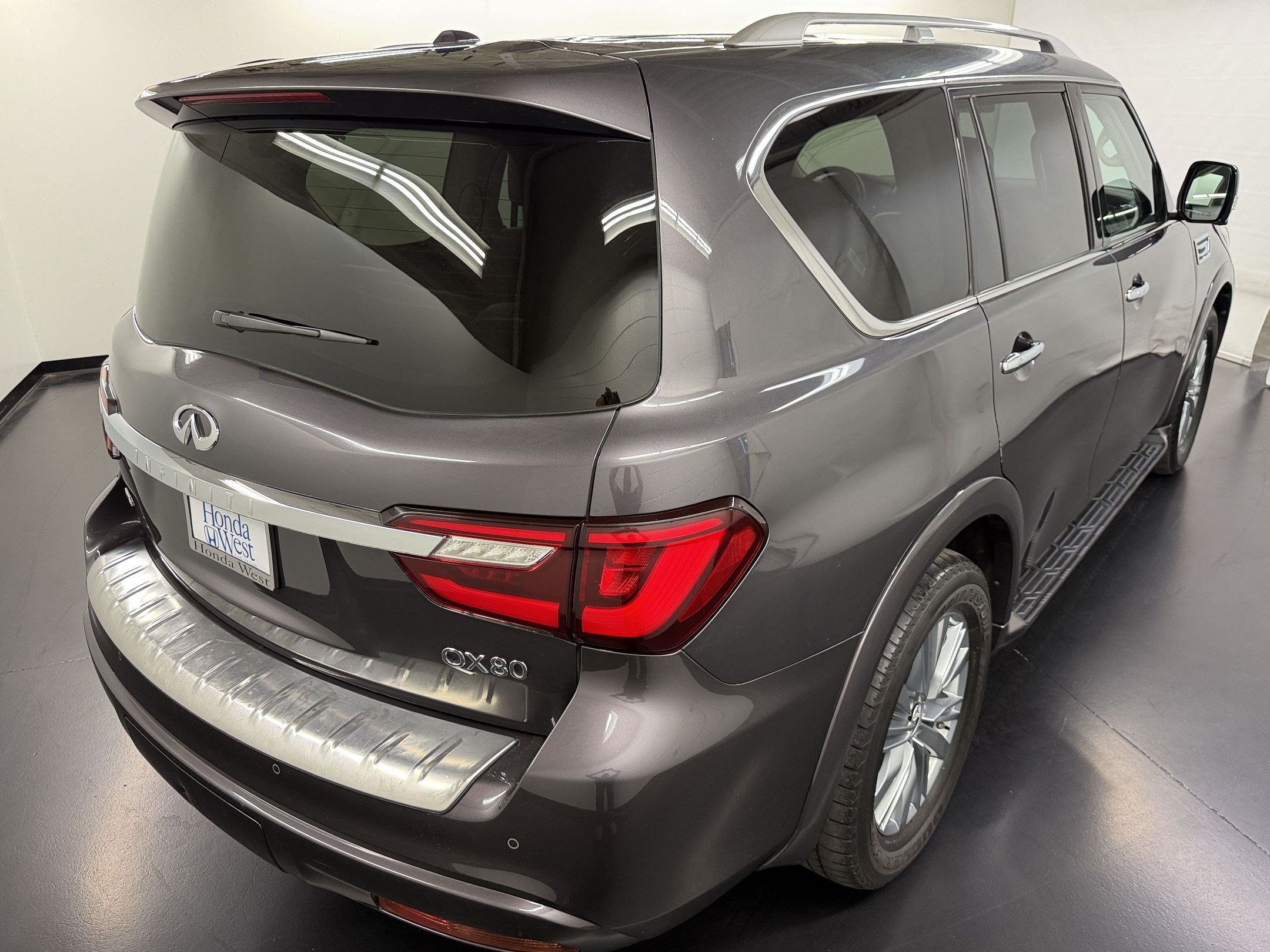Used 2024 INFINITI QX80 Luxe AWD/4WD image 9