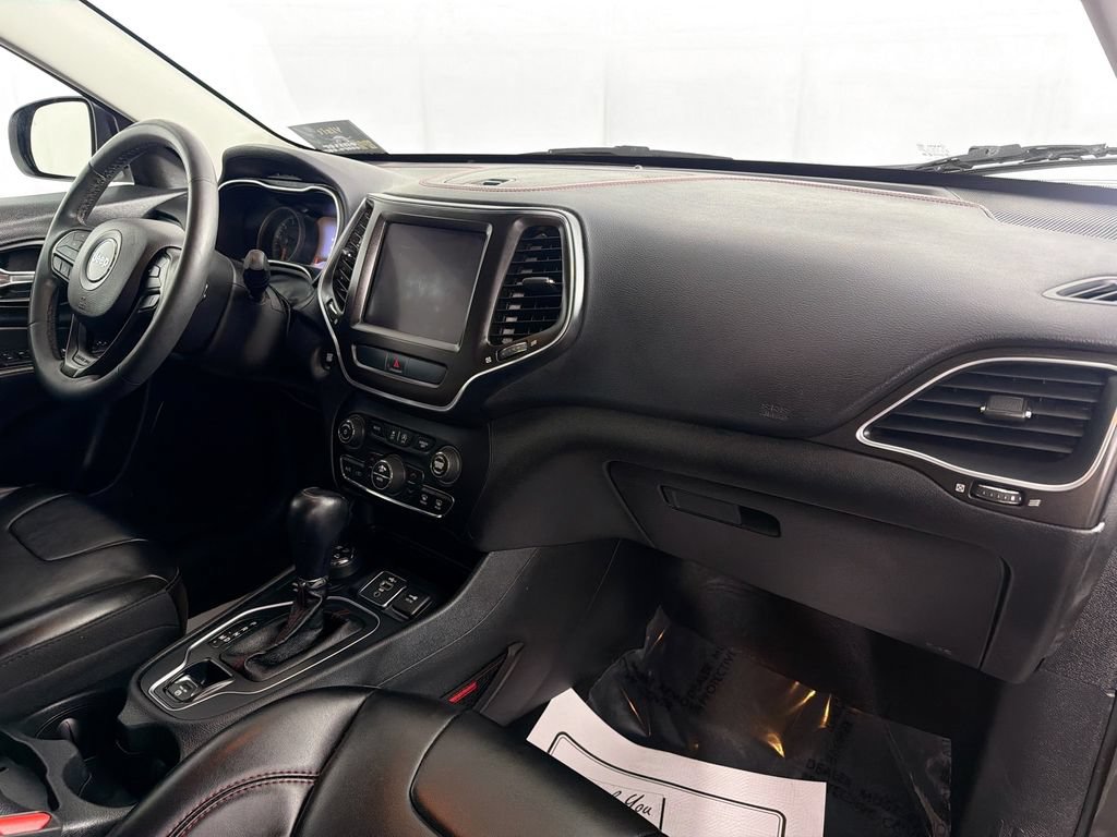 Used 2022 Jeep Cherokee Trailhawk w/ Trailer Tow Group AWD/4WD image 31