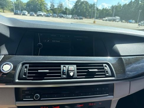 Used 2011 BMW 528i Sedan RWD image 22
