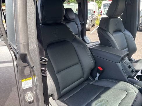 Used 2025 Ford Bronco Big Bend w/ Black Diamond Package AWD/4WD image 23