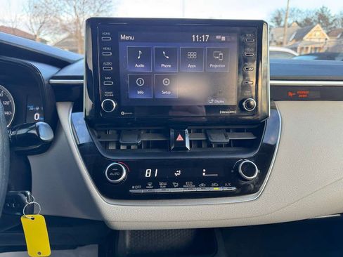 Used 2021 Toyota Corolla LE w/ Carpet Mat Package (TMS) image 21