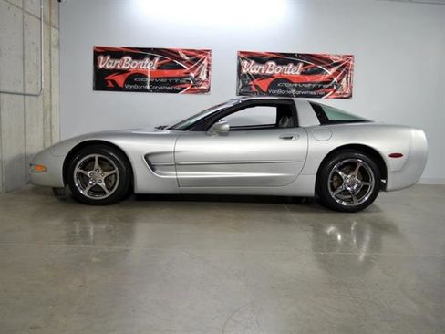 Used 1997 Chevrolet Corvette Coupe w/ Memory Pkg image 24