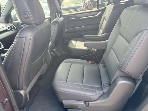 Used 2026 GMC Acadia Elevation w/ Elevation Premium Package AWD/4WD image 25