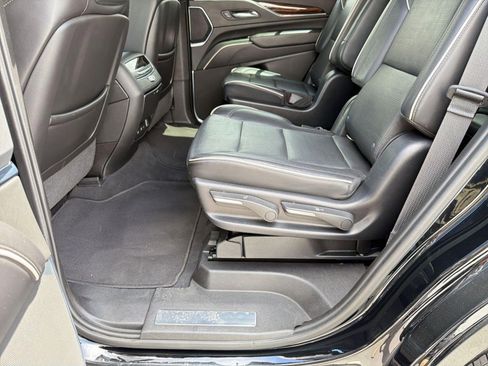 Used 2021 Cadillac Escalade Premium Luxury w/ LPO, Radiant Package AWD/4WD image 14
