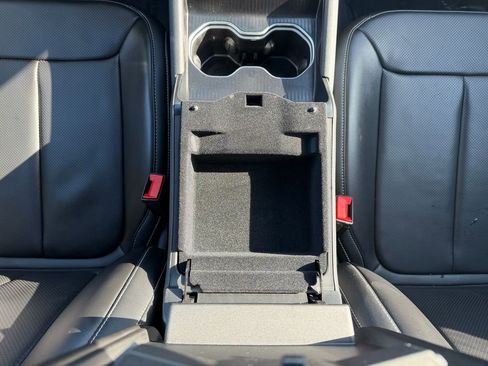 Used 2025 Jeep Grand Cherokee L Limited w/ Luxury Tech Group II image 37