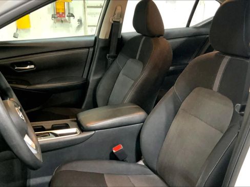 Used 2024 Nissan Sentra SV image 7