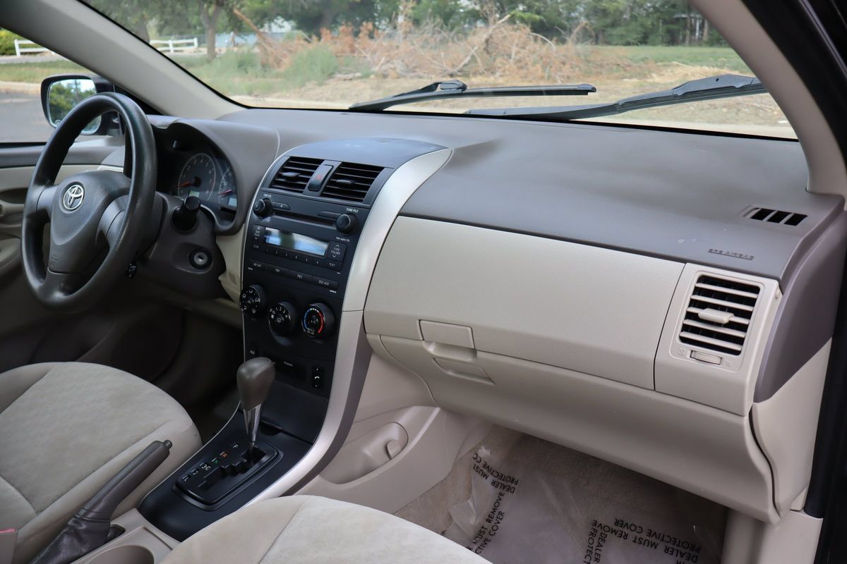 Used 2009 Toyota Corolla FWD image 17