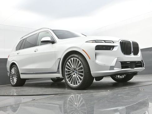 New 2026 BMW X7 xDrive40i image 42