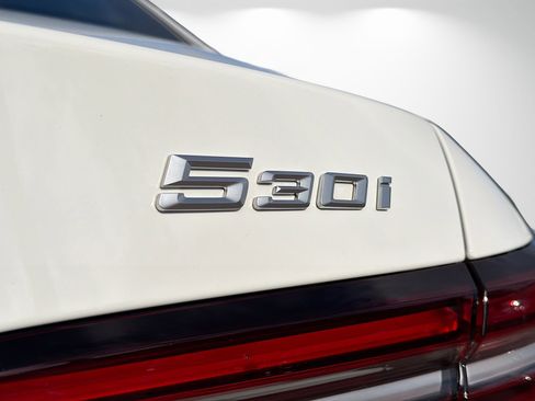 Used 2025 BMW 530i image 11