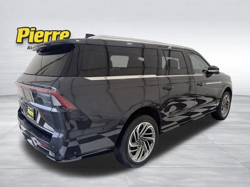 Used 2025 Lincoln Navigator L Reserve AWD/4WD image 11