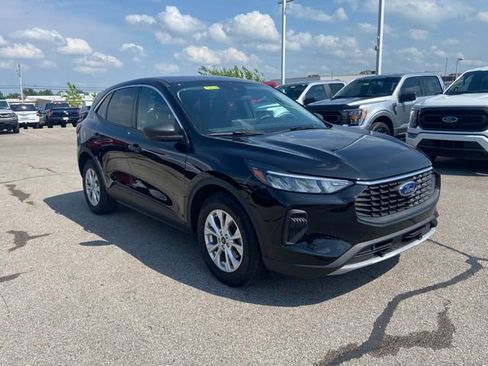 Used 2023 Ford Escape Active w/ Tech Pack #1 FWD image 2