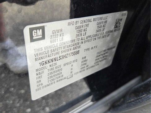 Used 2017 GMC Acadia SLT FWD image 18