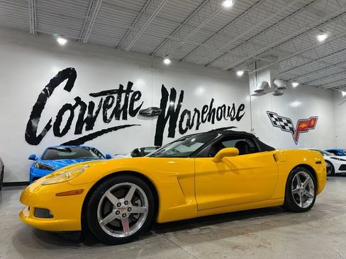 Used 2005 Chevrolet Corvette Convertible w/ Preferred Equipment Group RWD image 17