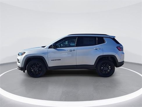 New 2026 Jeep Compass Latitude image 5