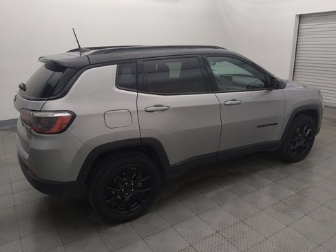 Used 2024 Jeep Compass Latitude w/ Altitude Special Edition AWD/4WD image 10