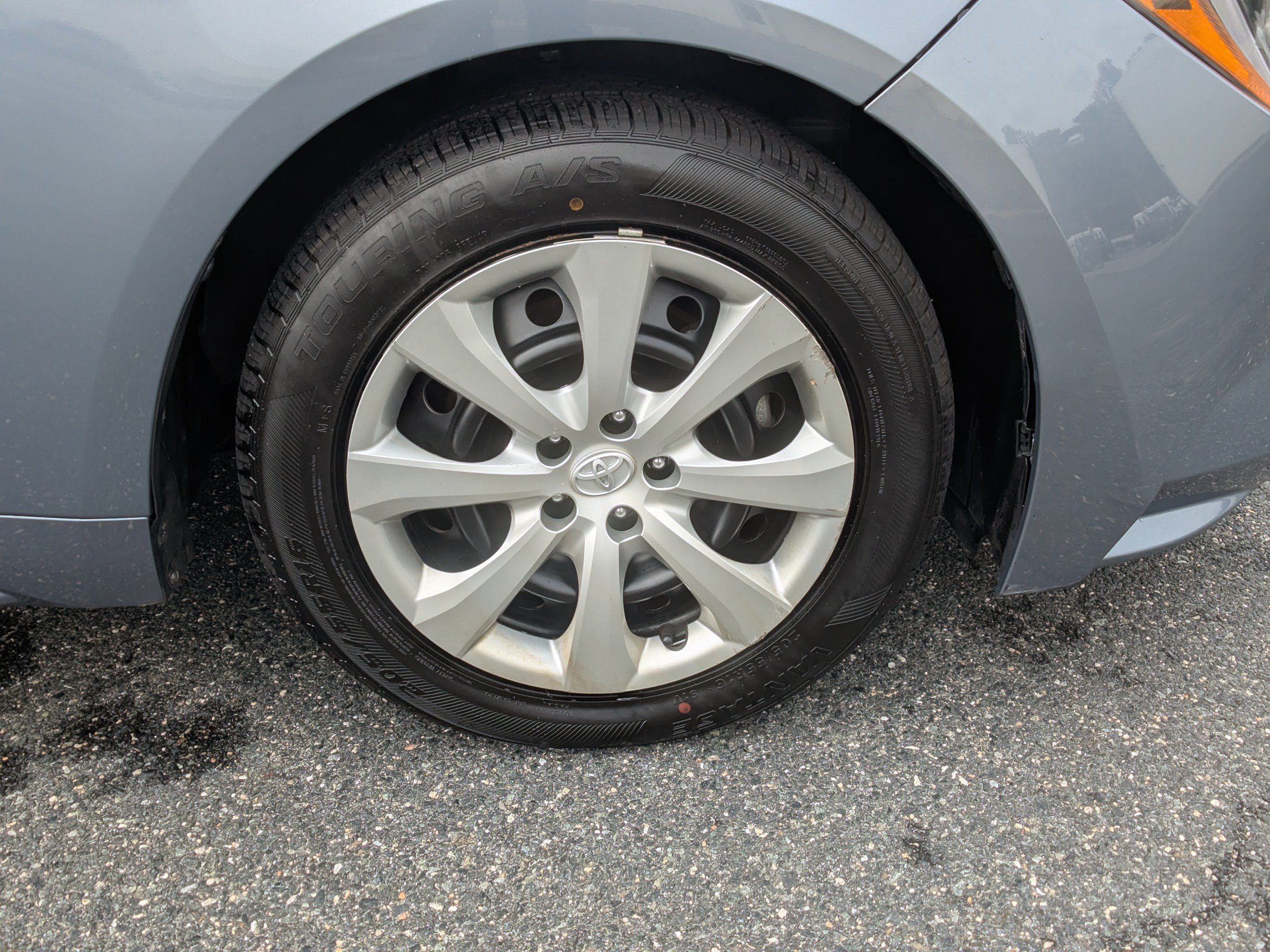 Used 2024 Toyota Corolla LE FWD image 11