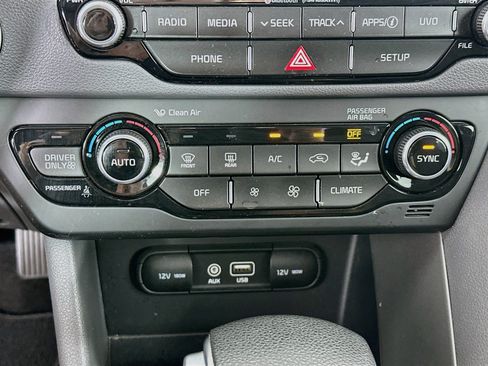 Used 2018 Kia Niro LX FWD image 23