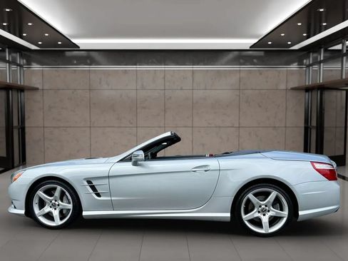 Used 2013 Mercedes-Benz SL 550 w/ Premium Pkg image 17