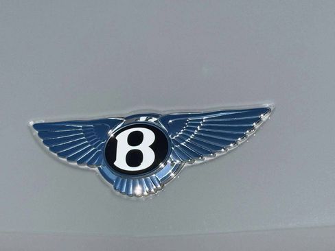 Certified 2022 Bentley Bentayga image 14