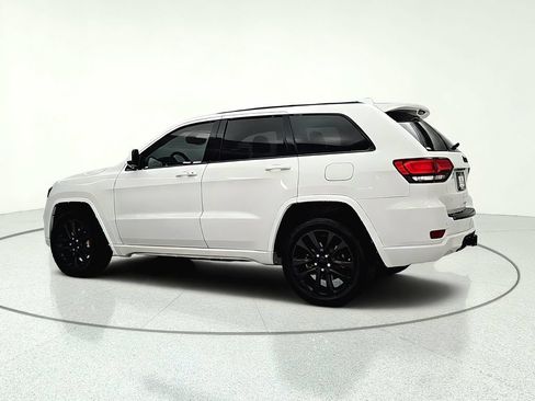 Used 2017 Jeep Grand Cherokee Altitude w/ Quick Order Package 23Z AWD/4WD image 5