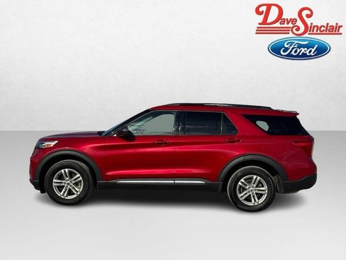 Used 2023 Ford Explorer XLT w/ Equipment Group 202A image 10