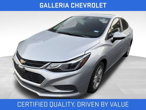 Used 2017 Chevrolet Cruze LT w/ Convenience Package FWD image 1