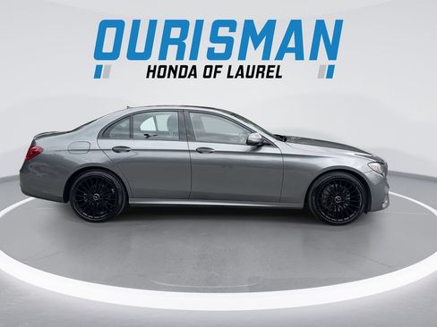 Used 2017 Mercedes-Benz E 300 4MATIC image 9