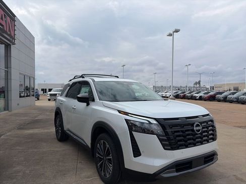 New 2026 Nissan Pathfinder Platinum image 5