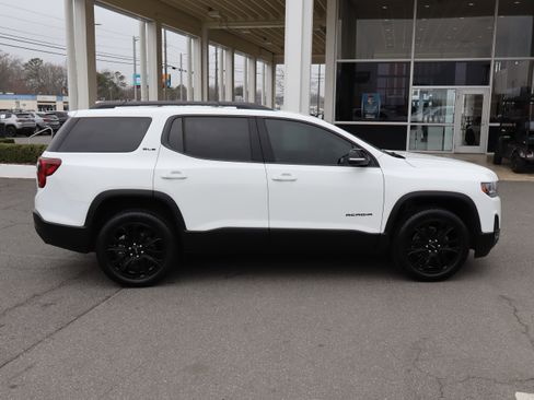 Certified 2023 GMC Acadia SLE w/ Driver Convenience Package image 11