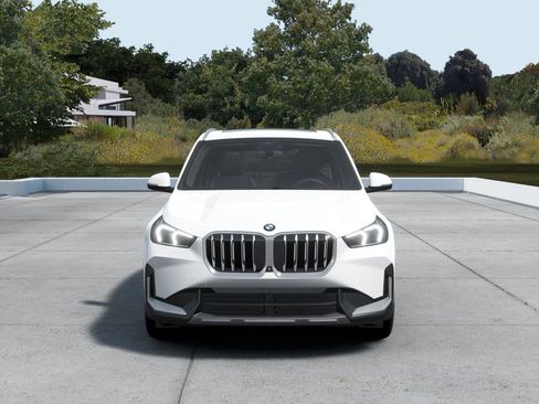 New 2026 BMW X1 xDrive28i image 3