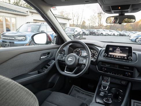 Used 2023 Nissan Rogue SV image 20