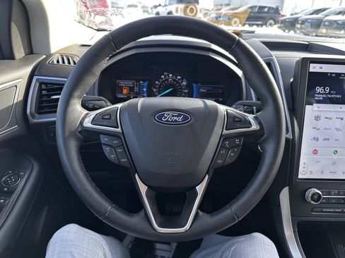 Certified 2024 Ford Edge SEL w/ Convenience Package image 9