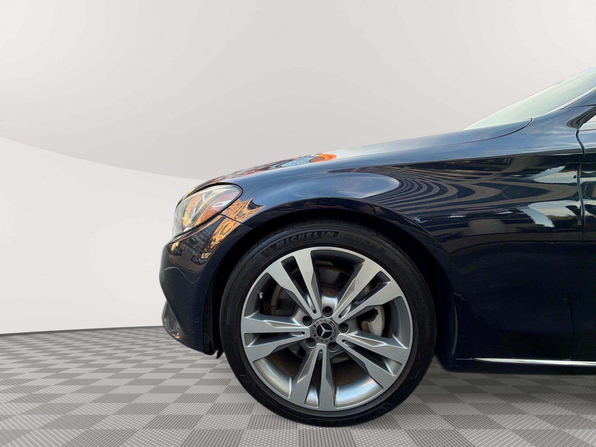 Used 2018 Mercedes-Benz C 300 Sedan w/ Premium Package image 19