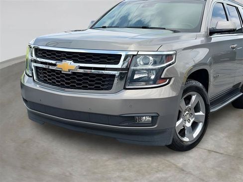 Used 2018 Chevrolet Tahoe LT w/ Luxury Package RWD image 5