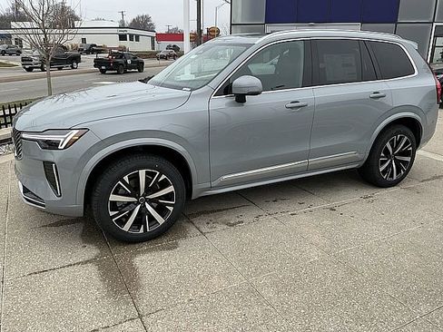 New 2026 Volvo XC90 B5 Core image 11