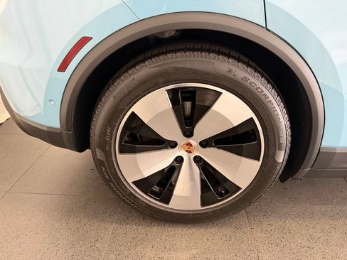 Certified 2026 Porsche Macan 4 Electric AWD/4WD image 12