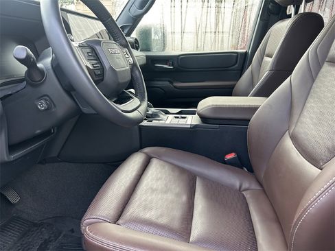 Used 2024 Toyota Land Cruiser image 10